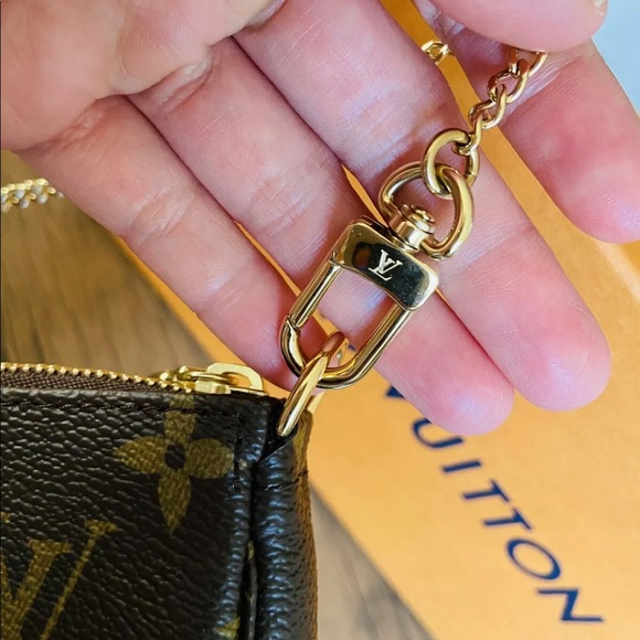 💜🤎🧡authentic Luis Vuitton limited edition mini pochette Xmas bumper cars - Picture 10 of 11